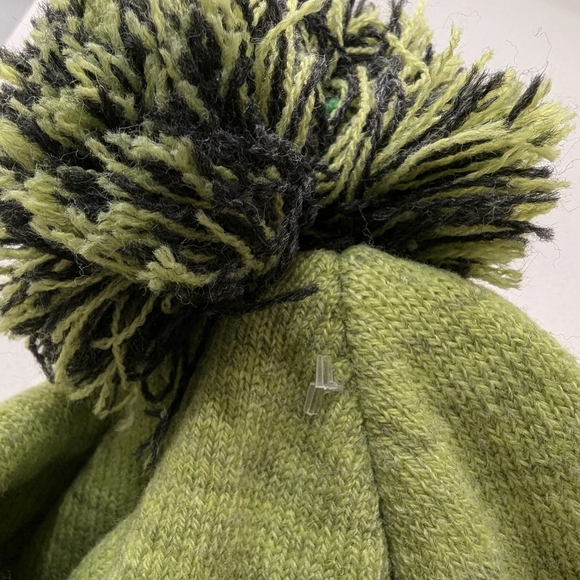 Dr. Seuss The Grinch Big Face Beanie, One size fits most NWOT - Picture 9 of 14